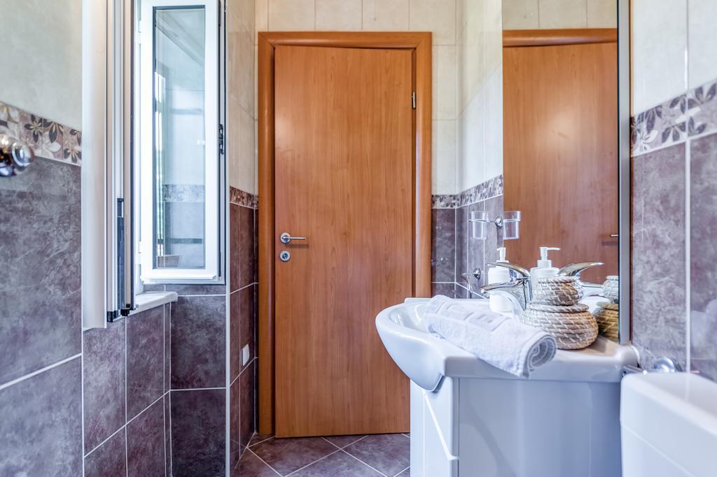 Apartments Bralic Віс Екстер'єр фото