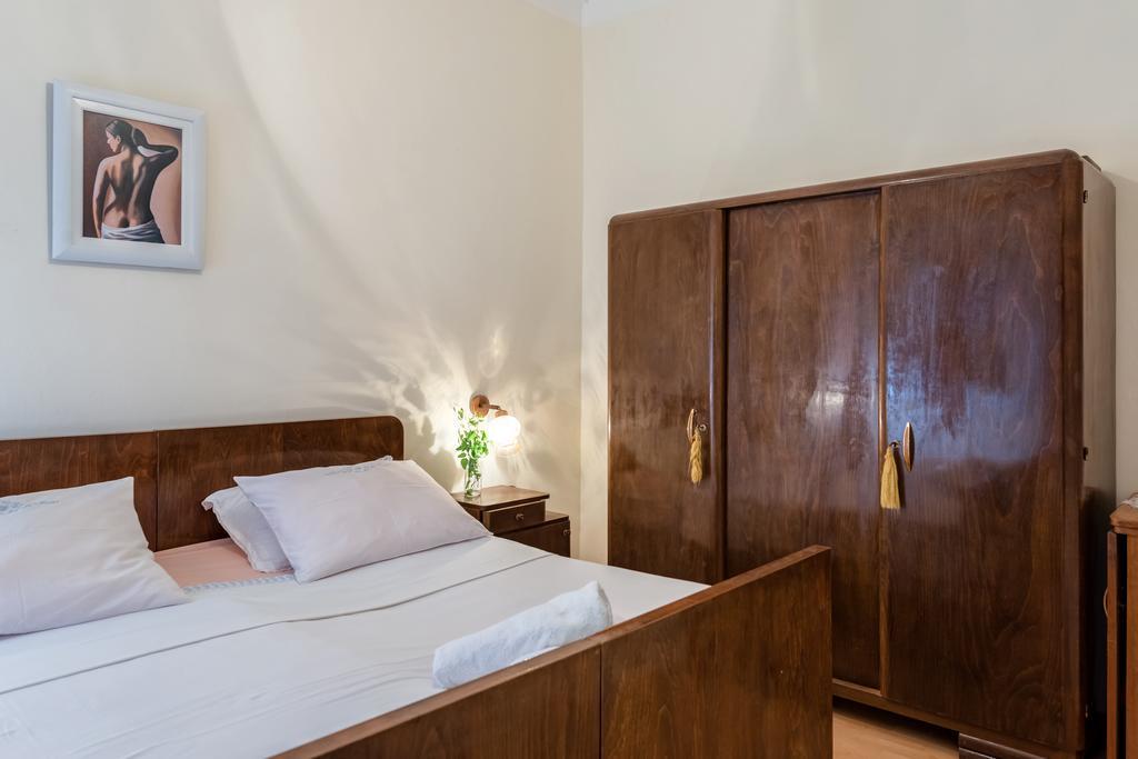 Apartments Bralic Віс Екстер'єр фото