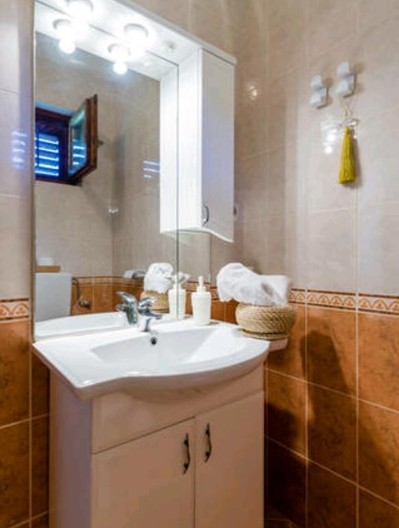 Apartments Bralic Віс Екстер'єр фото