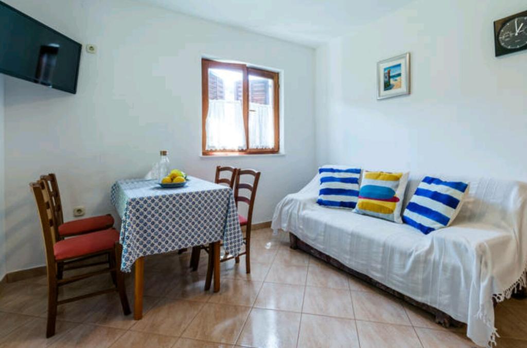 Apartments Bralic Віс Екстер'єр фото