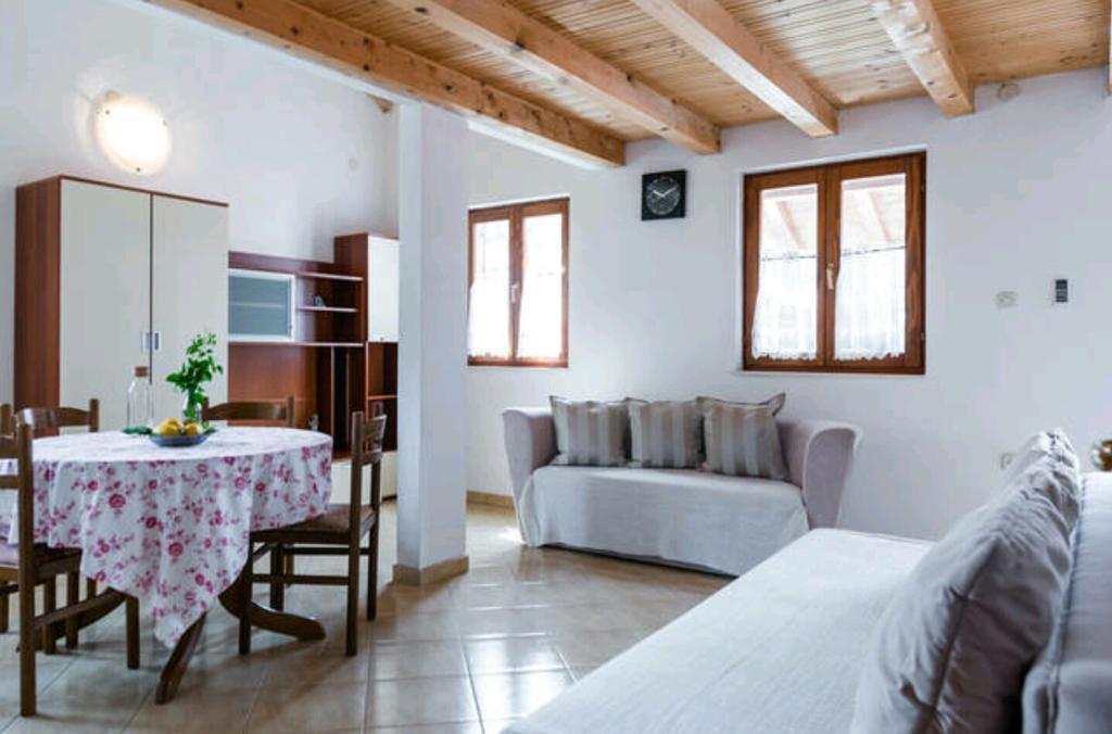 Apartments Bralic Віс Екстер'єр фото